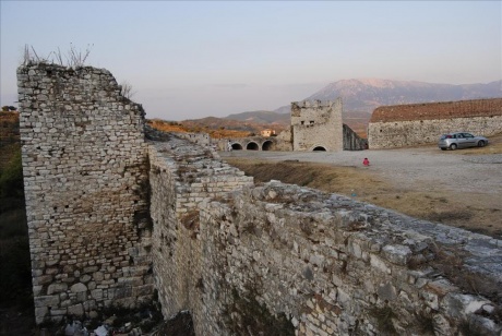 Берат как один из двух албанских городов, достойных интереса