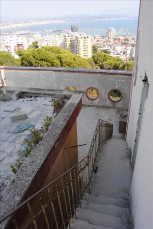 Закрытая для туристов резиденция короля Зогу в Дурресе (Албания)