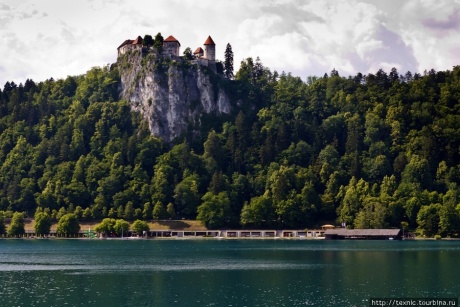 Живописнейшее озеро в словенских Альпах