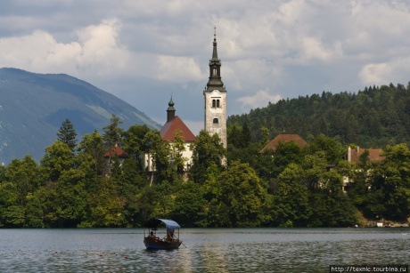 Живописнейшее озеро в словенских Альпах