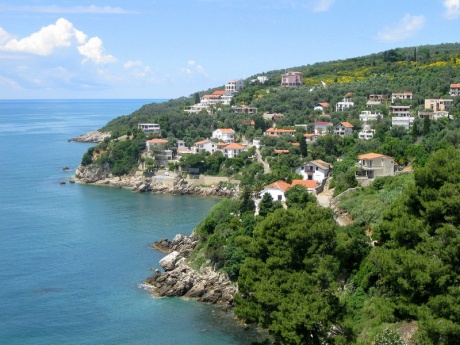 Город Ульцинь - и не Албания, и уже не Черногория