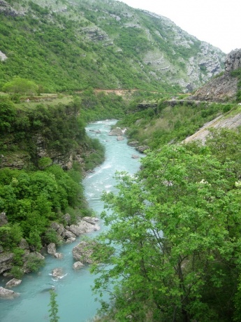 Каньон реки Морача в Черногории