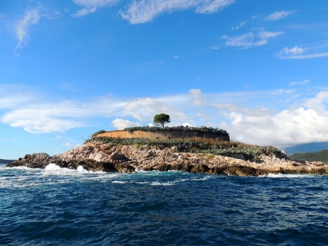 Остров-крепость Мамула - место, притягивающее туристов и инвесторов