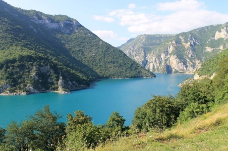 Прогулка по каньону Пивского озера в Черногории