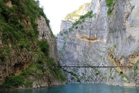 Прогулка по каньону Пивского озера в Черногории