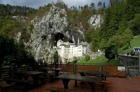 Путешествие к Предъямскому замку, Словения