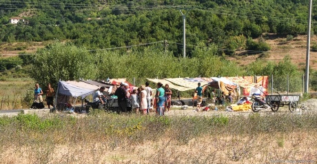 Албания. По дороге в страну бункеров, разрухи и нестабильности.
