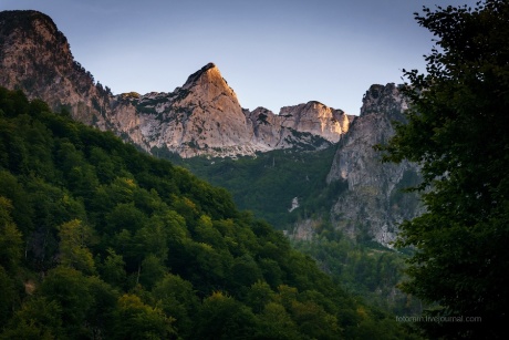 Албания. Деревушка в горах.