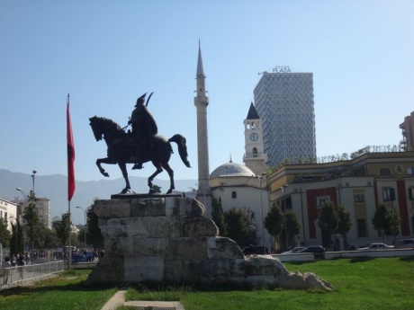 Опять неевропистая Европа: открытие Албании (Часть 5) Тирана