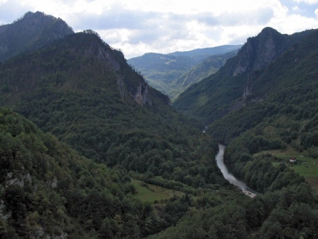 На машине по Балканам! Монастырь Острог и национальный парк Дурмитор.