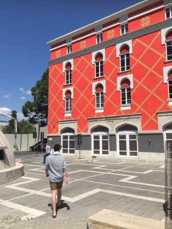 Самостоятельно по Албании — ее столица — Тирана