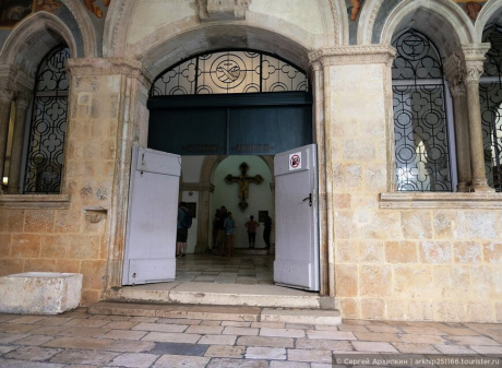 Францисканский монастырь и его средневековая аптека в Дубровнике
